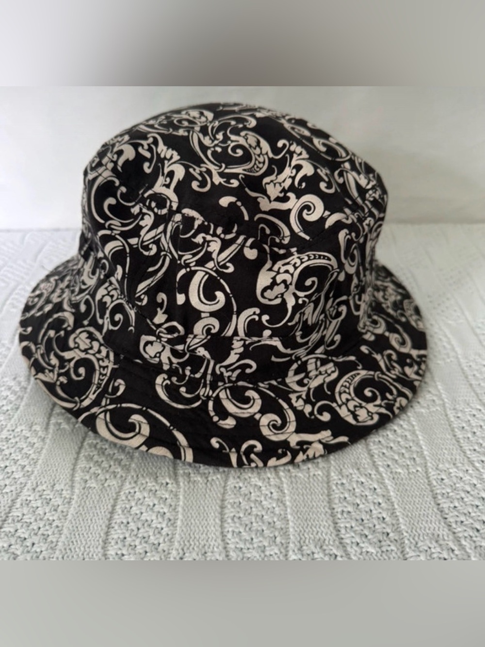 Original Chuck NWOT ladies bucket hat
